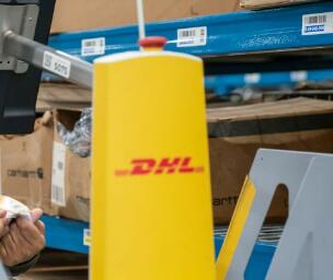 DHL 供应链将在旺季前雇佣 12,000 名仓库员工和增加大量物流机器人